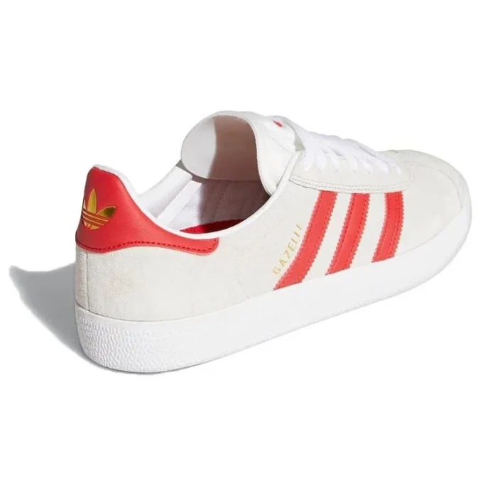 Adidas Gazelle Adv „Ivory Scarlet“
