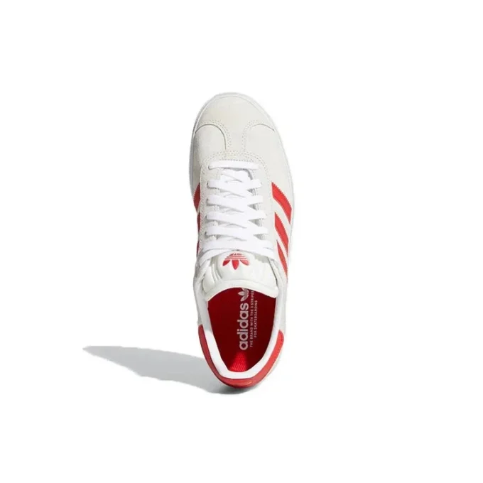 Adidas Gazelle Adv „Ivory Scarlet“