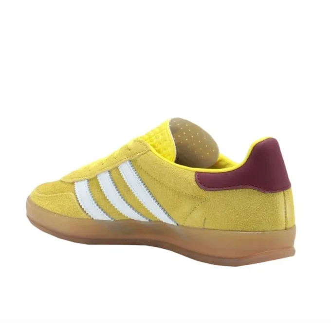 Halové boty Adidas Gazelle „Bright Yellow Burgundy“